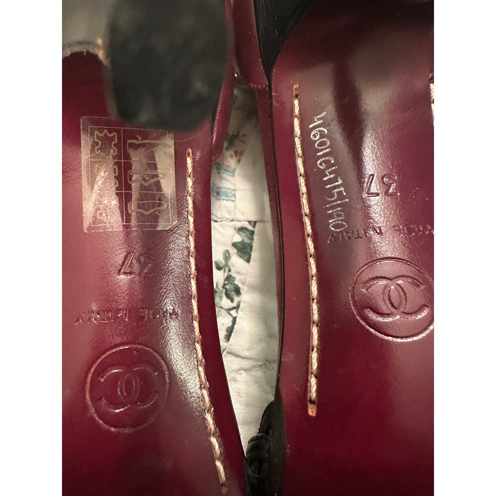 VINTAGE 2003 CHANEL 2 TONE ANKLE STRAP BURGUNDY & BLACK PUMPS 37 - Picture 4 of 9